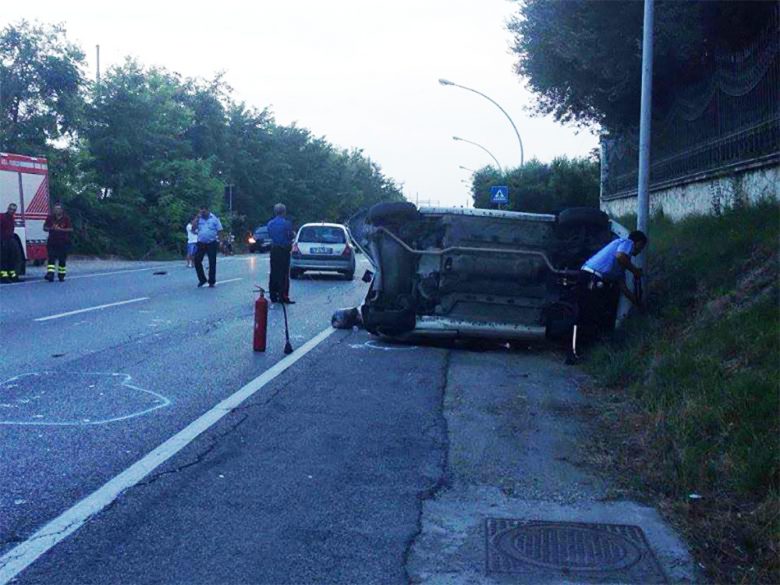 Incidente Stradale Sulla Statale 16 A Cupra Auto Ribaltata Riviera Oggi