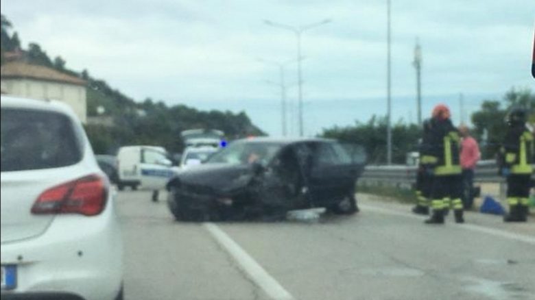 Foto Incidente Sulla Statale 16 Tre Feriti Traffico Fra Grottammare E Cupra Riviera Oggi