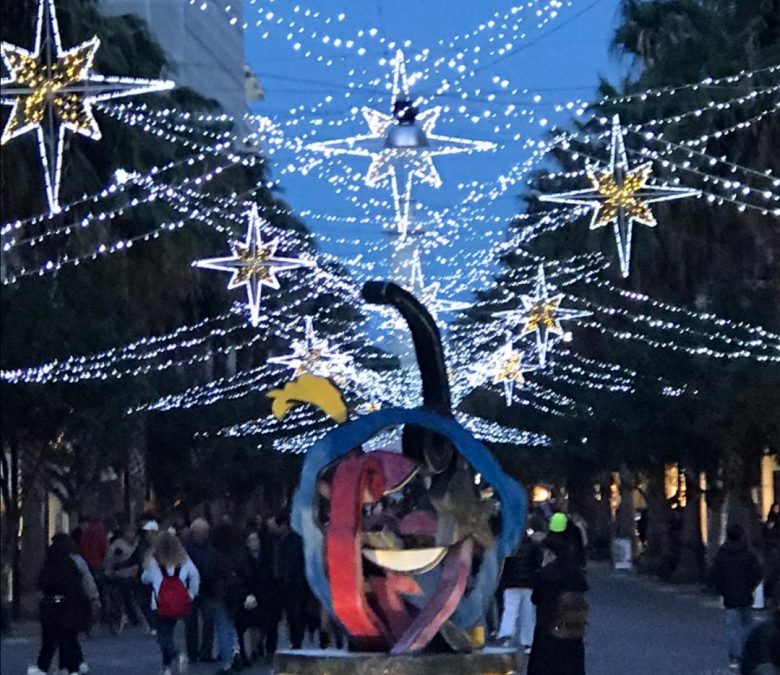 Immagini Luminarie Natalizie.Conto Alla Rovescia Per Il Natale A San Benedetto Accese Le Luminarie Nelle Vie E Nelle Piazze Riviera Oggi